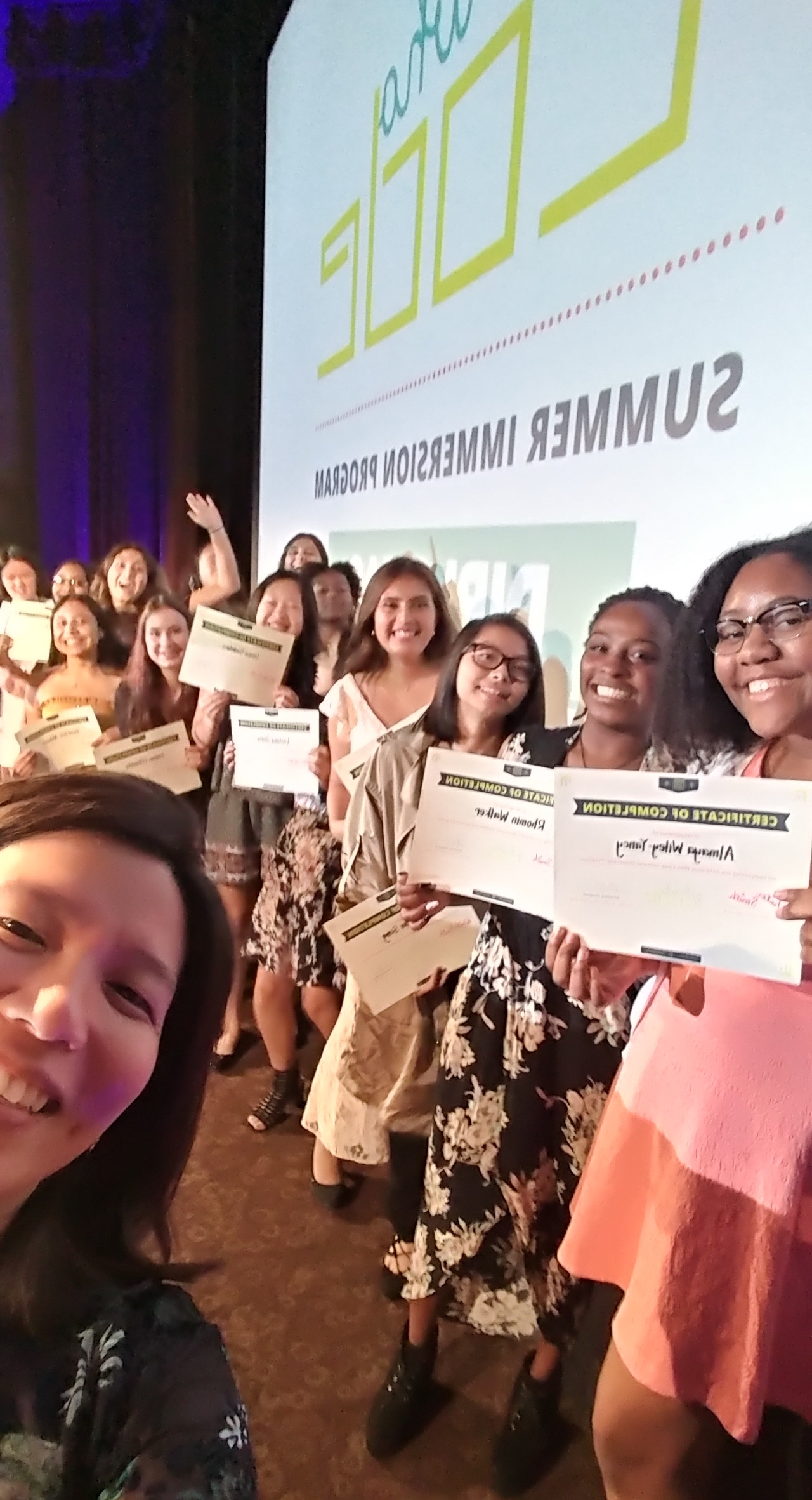 Group picture with the diplomas